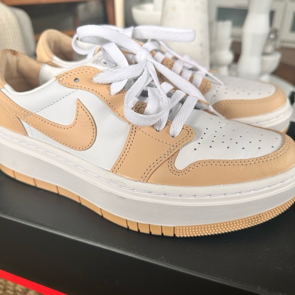 NIKE WMNS AIR JORDAN 1 ELEVATE LOW PRE-LOVED SIZE 8.5 - Picture 5 of 10